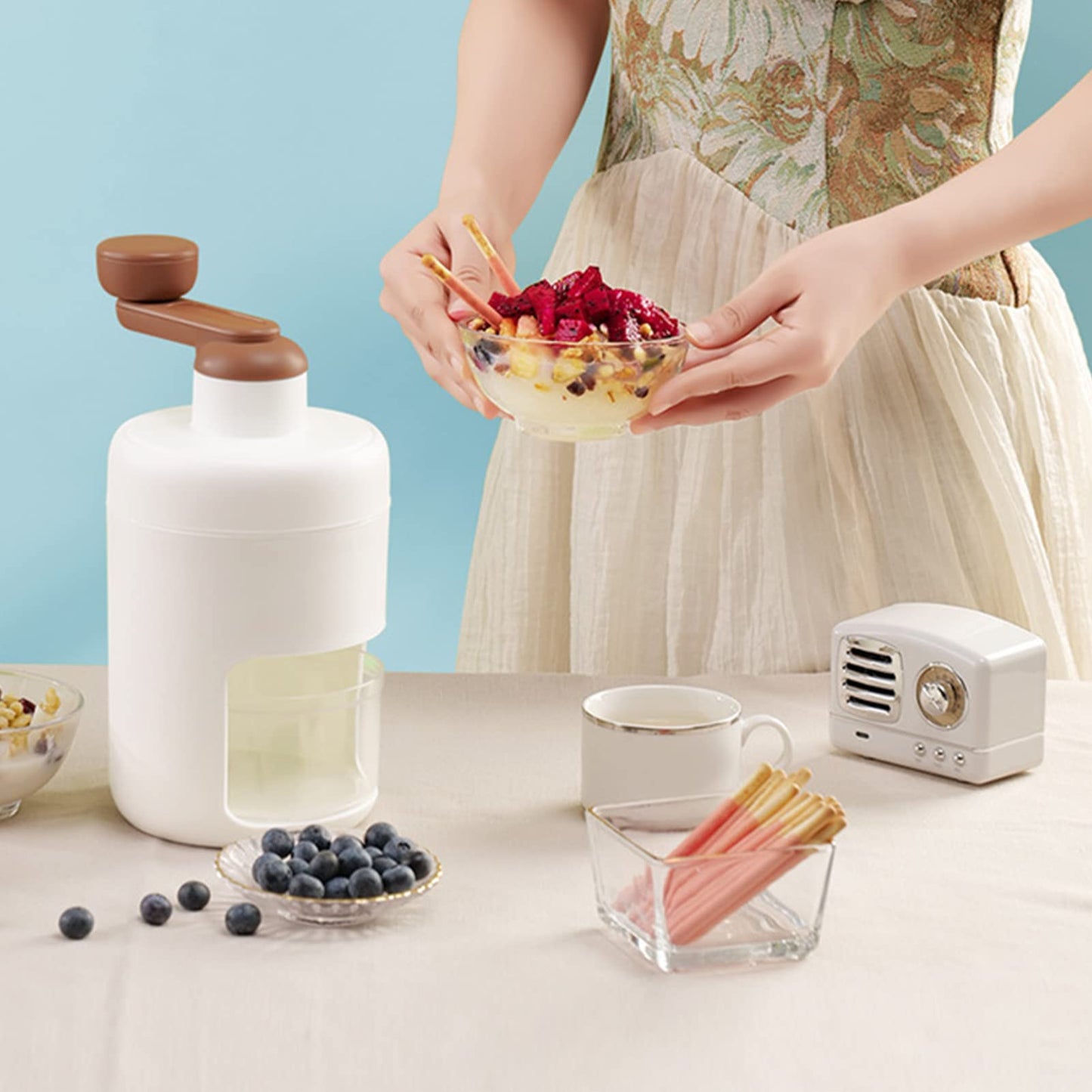 Topyond Hand Crank Ice Crusher Mini Snow Cone Machine, Food Grade Manual Ice Shaver for Home Use, Portable Ice Breaker with Easy Crank Operation, for Shaved Ice and Ice Bricks