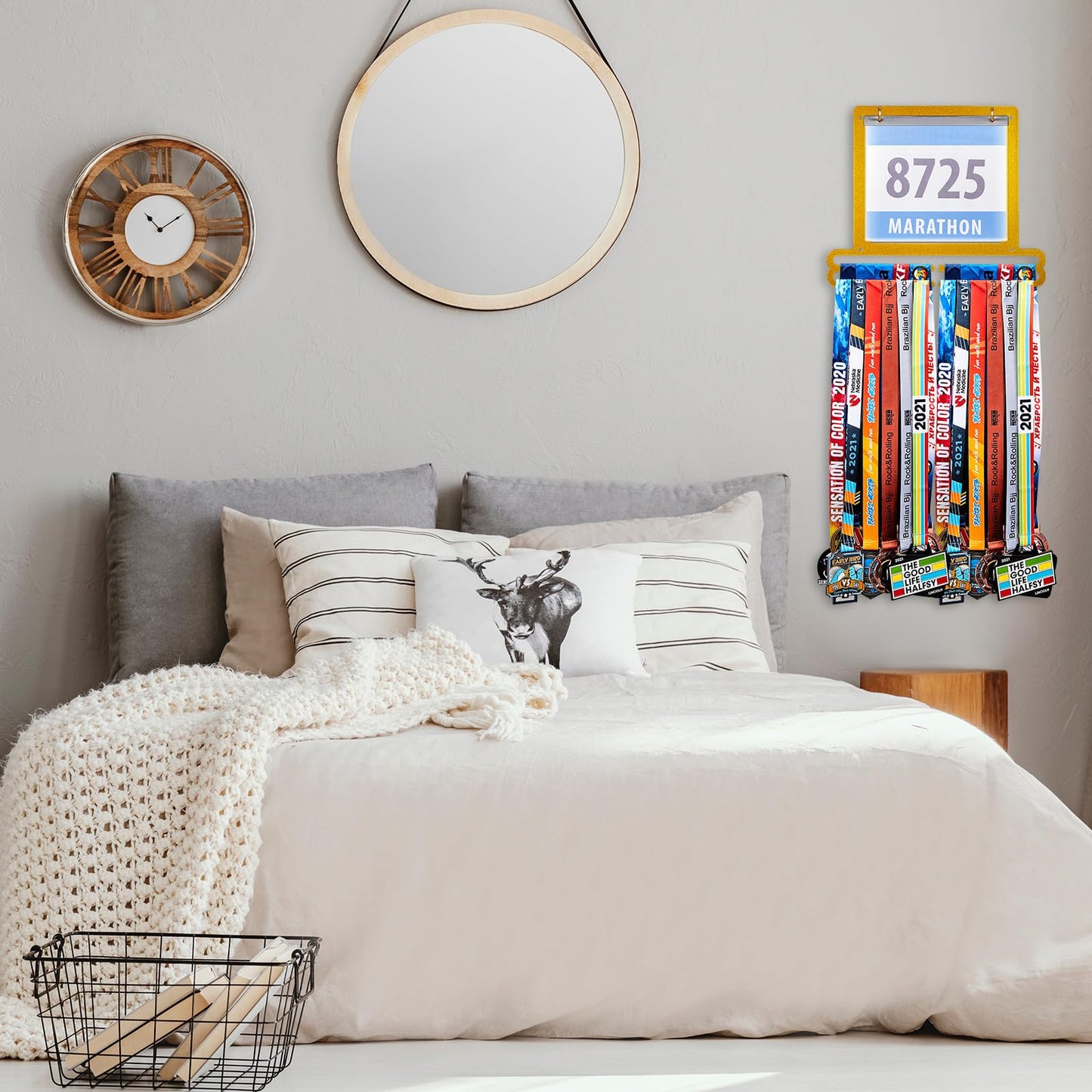 Moxweyeni Race Medal and Bib Display Medal Hanger Running Bib and Medal Holder Wall Mounted Hanging Medal Rack Holders with Bib Holder Gifts for Runners, 13.78 x 11.22 Inch (Gold)