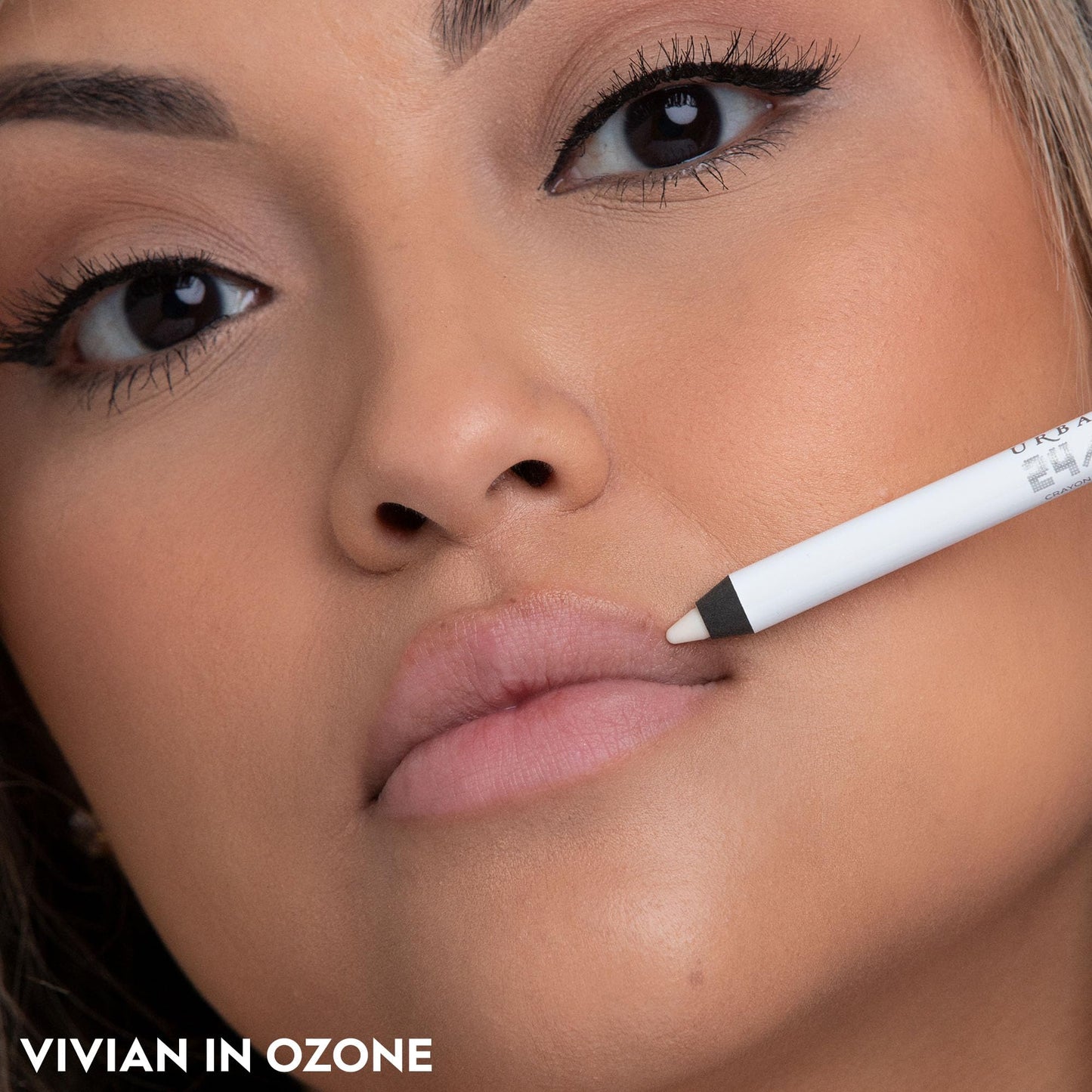 URBAN DECAY 24/7 Glide-On Waterproof Lip Pencil (Ozone - Clear), Smudge-Proof, Longwearing Lip Liner, Smooth & Creamy Colors, Moisturizing Formula with Vitamin E - 0.04 oz