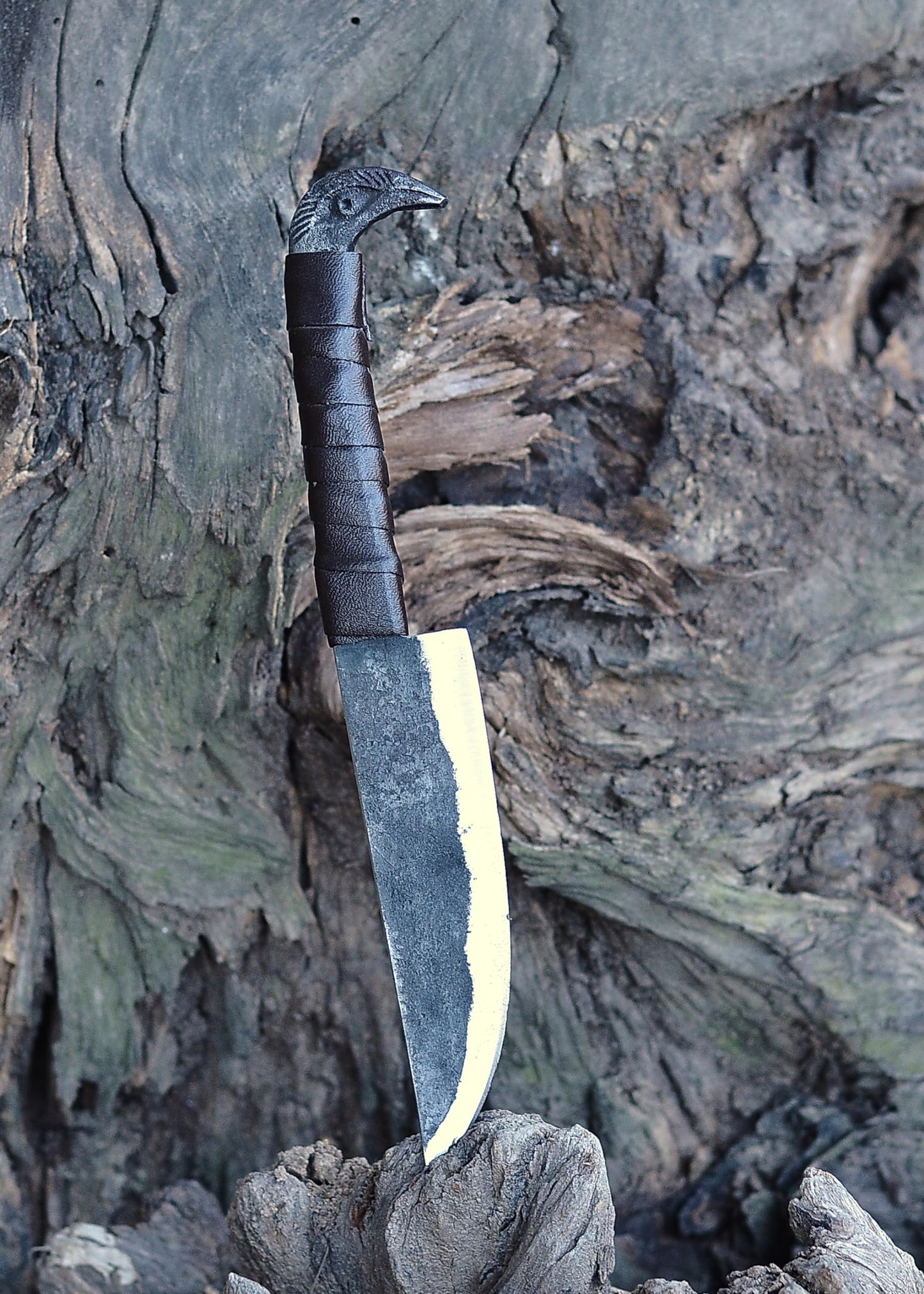 Hunting Knife Fixed Blade Raven Head Hand Forged Viking Knife, High Carbon Steel Blade, EDC Full Tang Outdoor Activities, Camping, Skinning Hiking Knife, Bushcraft Knife, Belt Loop Leather Cover