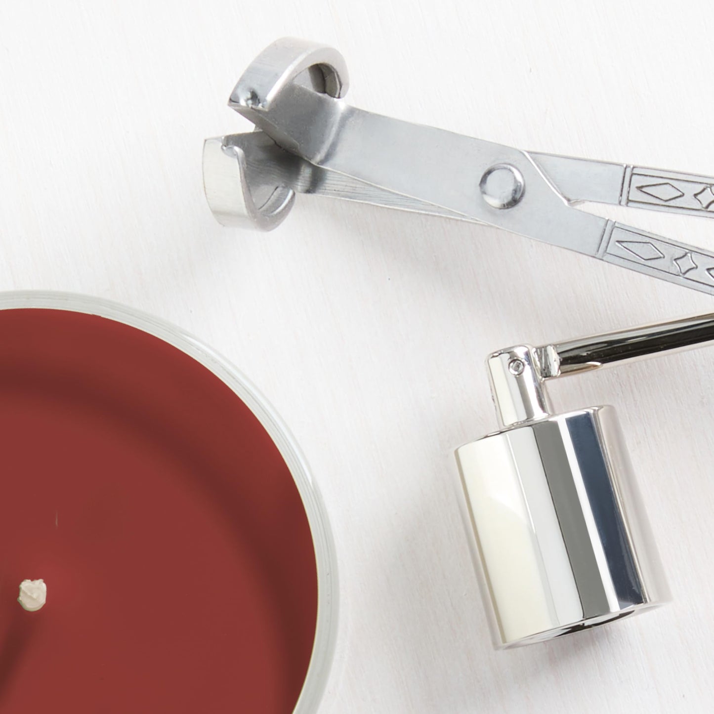 Yankee Candle Large Tumbler Scented Candle with up to 80 Hour Burn Time, Premium Plant Wax Blend for Consistent Burn, 20 oz Tumbler Candle with Room Filling Fragrance, Sparkling Cinnamon