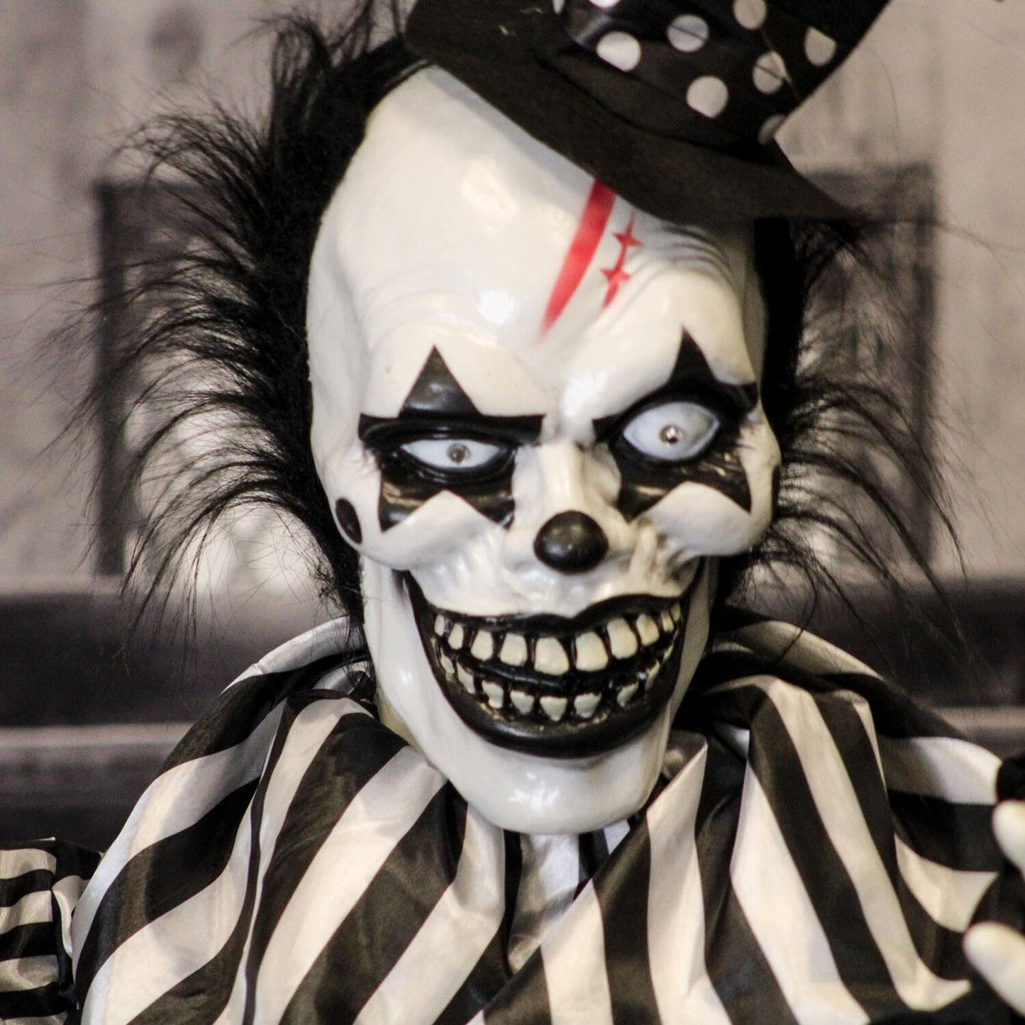 Haunted Hill Farm Scary Talking Groundbreaker Clown, Halloween Animatronic with Motion and Touch Activated Lights and Sounds, Battery Operated Indoor or Covered Outdoor Halloween Decorations