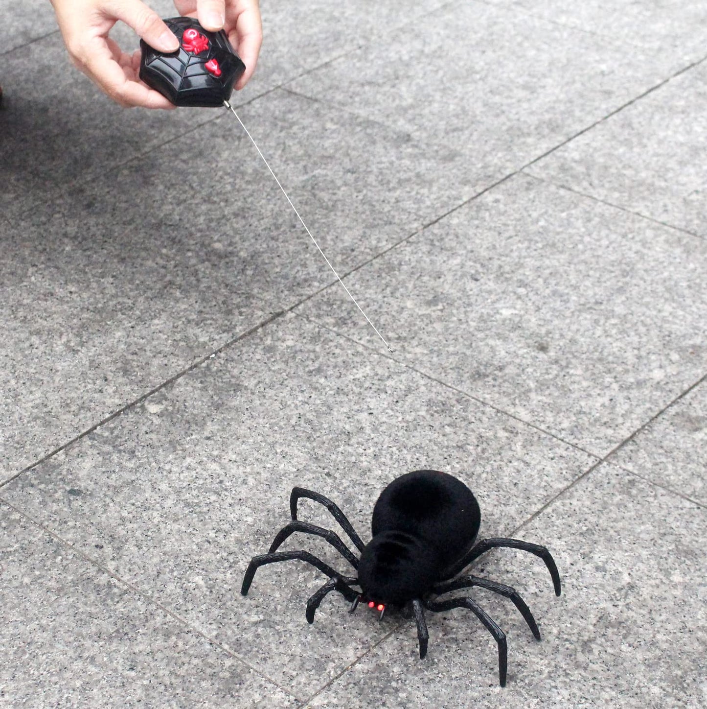 Tipmant RC Spider Remote Control Tarantula Realistic Animal Crawlers Scary Kids Halloween Christmas Prank Gag Toys Birthday Gifts (Black Hair)