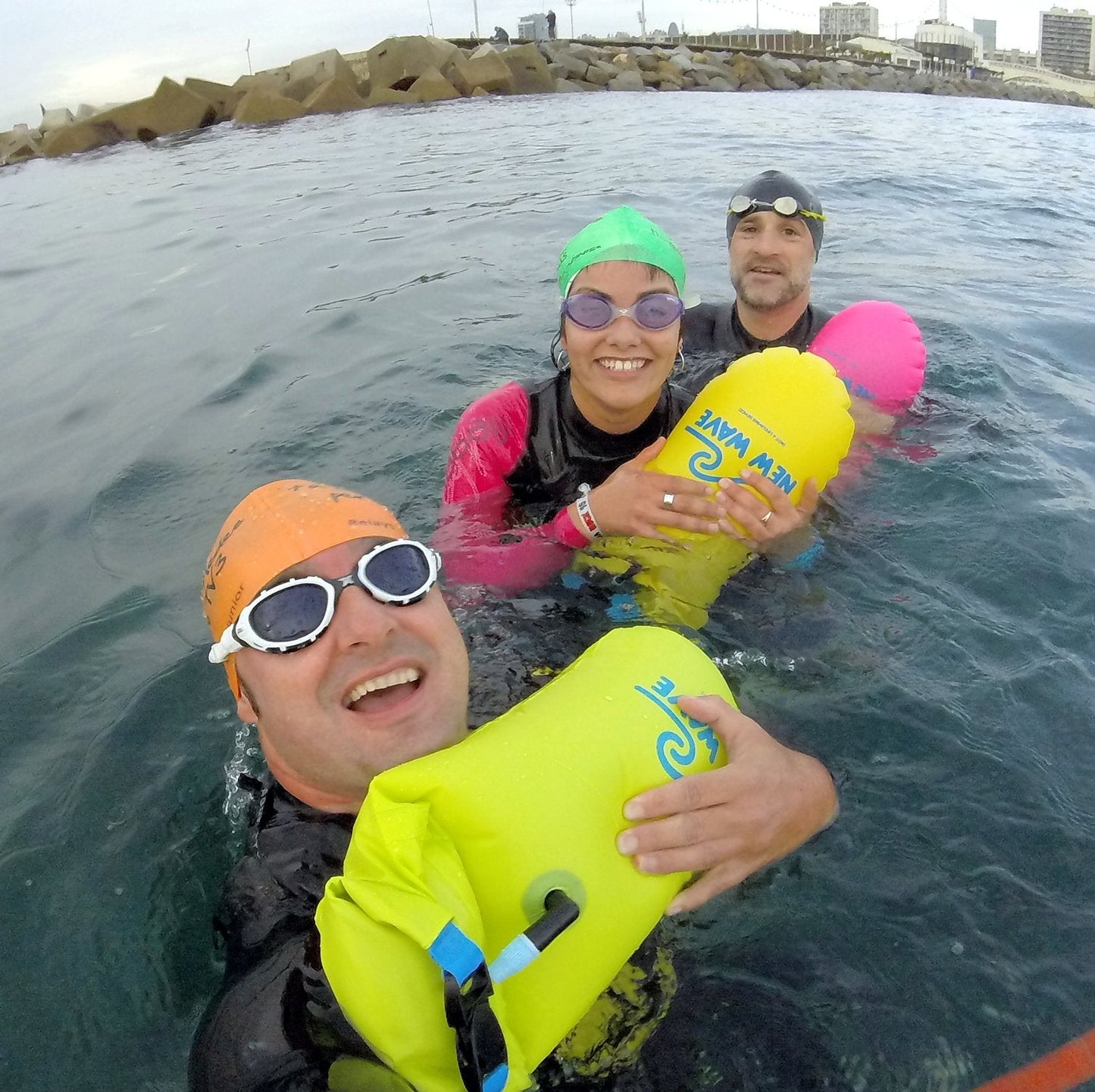 New Wave Swim Buoy - Swim Safety Float and Drybag for Open Water Swimmers, Triathletes, Kayakers and Snorkelers, Highly Visible Buoy Float for Safe Swim Training (15 Liter - Medium)