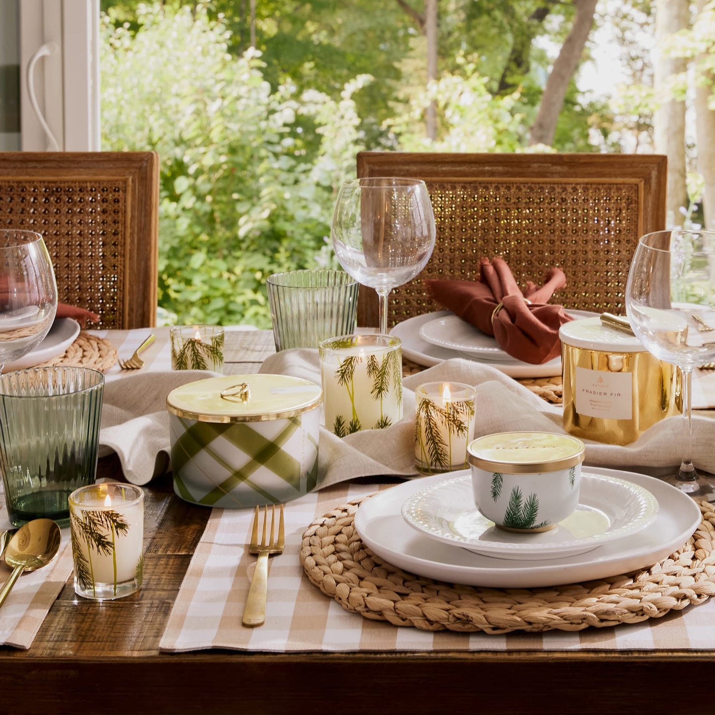 Thymes Scented Candles for Women & Men – Tin with Lid – Luxury Home Decor – Holiday Candles with Notes of Crisp Siberian Fir Needles, Cedarwood, & Sandalwood (Frasier Fir, 6.5 oz)