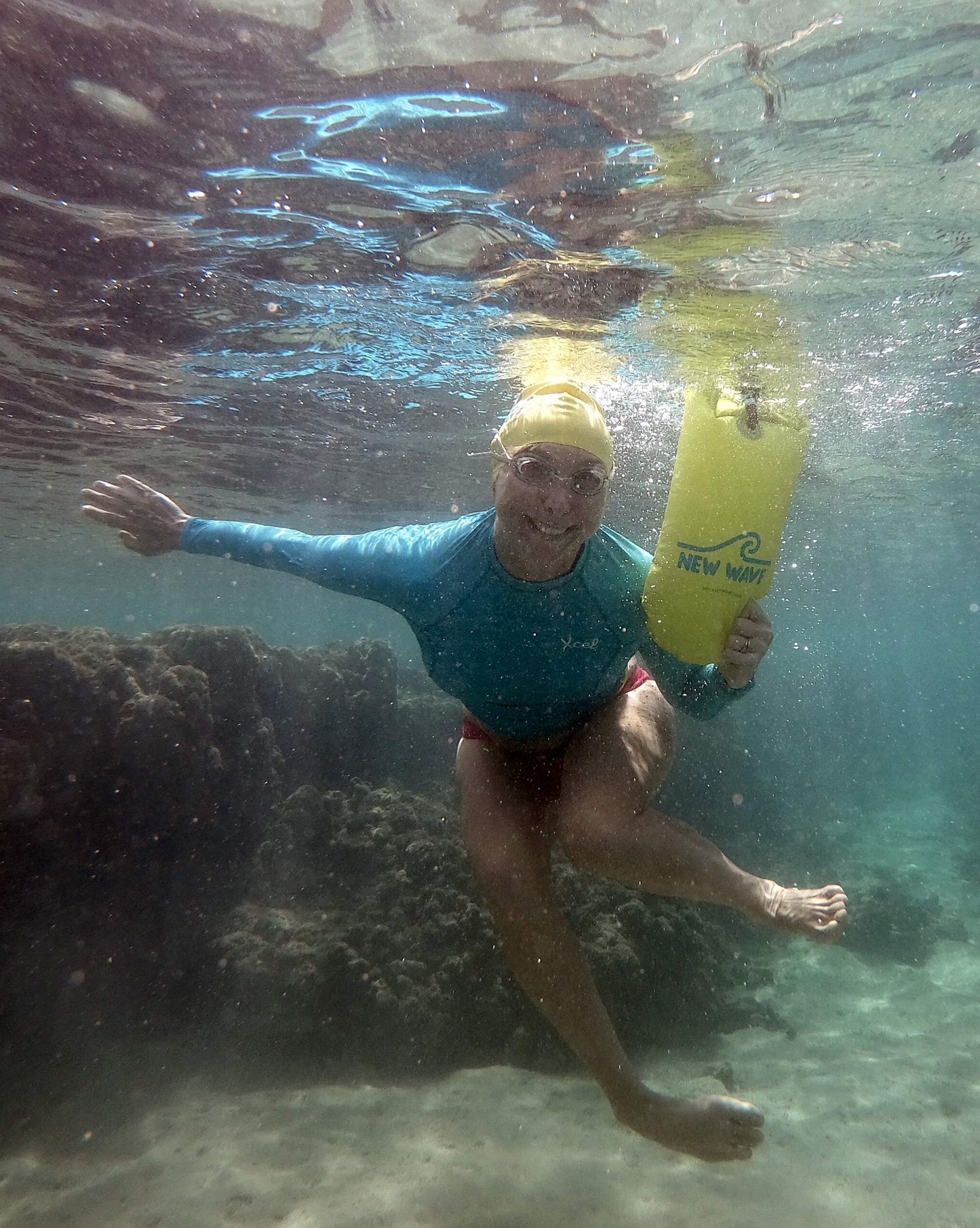 New Wave Swim Buoy - Swim Safety Float and Drybag for Open Water Swimmers, Triathletes, Kayakers and Snorkelers, Highly Visible Buoy Float for Safe Swim Training (15 Liter - Medium)