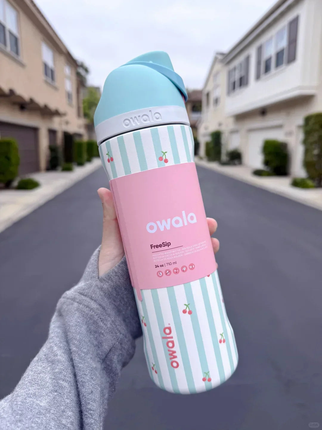 Owala FreeSip Sports Bottle